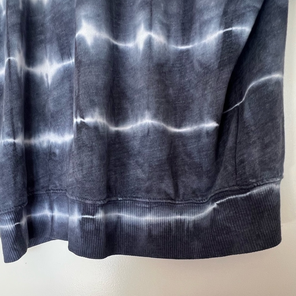 Sundry Tie Dye Puff Sleeve Raglan Sweatshirt in Navy/White Size S (4-6) - Picture 10 of 15